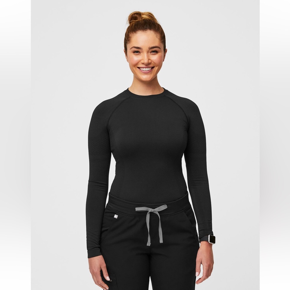 Figs Black Long-Sleeve Crew Performance Top